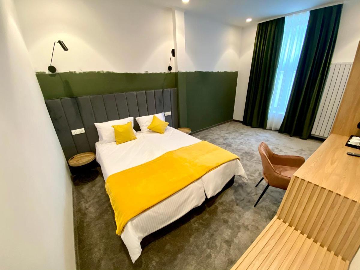 Victoria Rooms Oradea Buitenkant foto