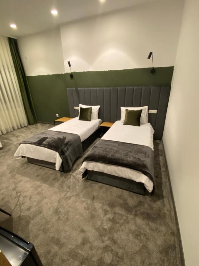 Victoria Rooms Oradea Buitenkant foto