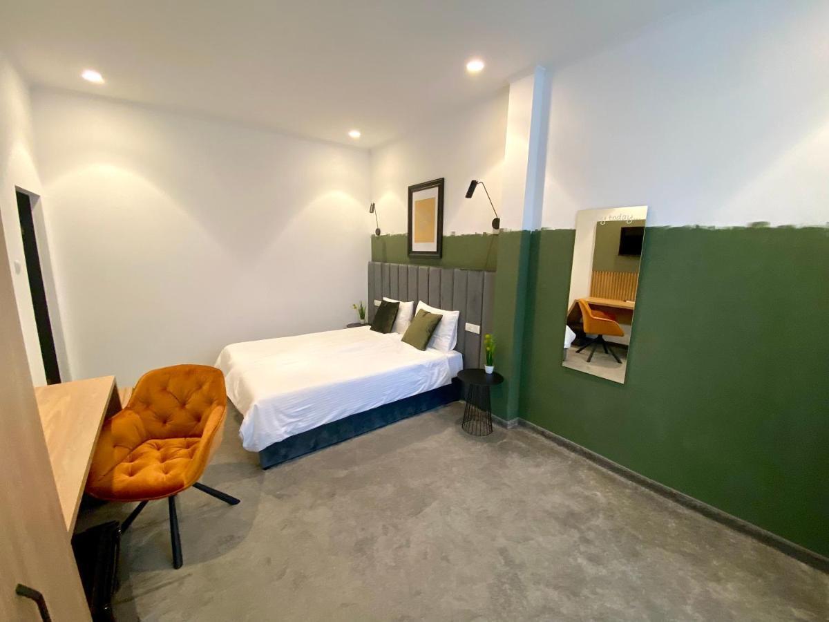 Victoria Rooms Oradea Buitenkant foto